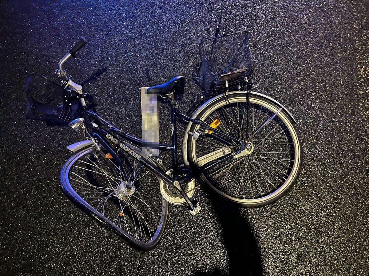 Radfahrer bei Unfall in Bielefeld schwer verletztย