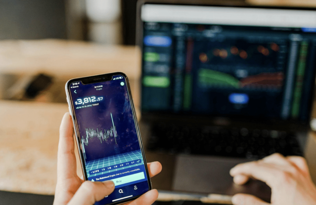 Als Anfänger im Online-Trading starten – mit Tipps zu Strategien, Brokern und Risikomanagement