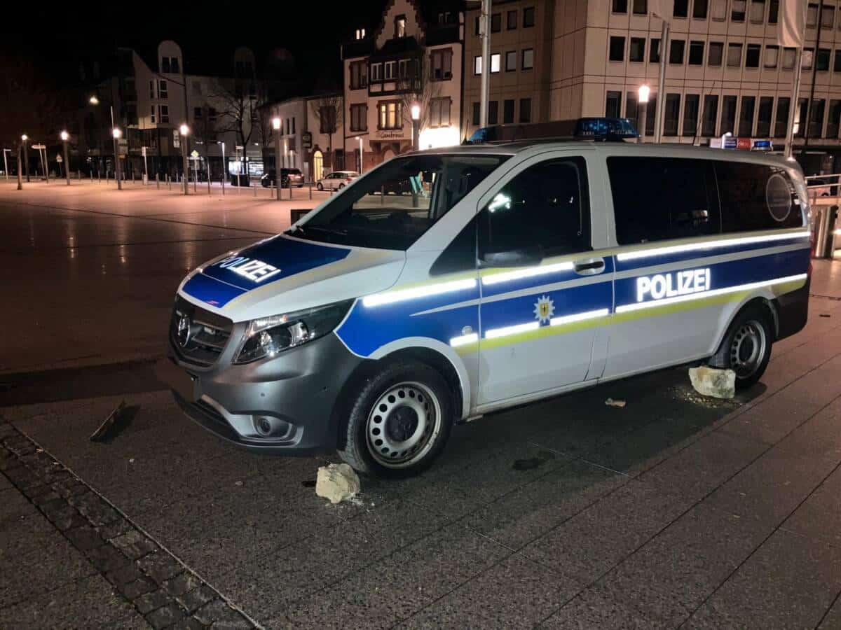 Bundespolizeifahrzeug am Bahnhof Worms mutwillig beschädigt