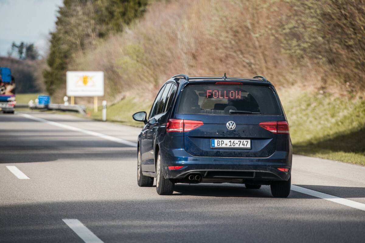 Zivilfahrzeug A96 Bundespolizei