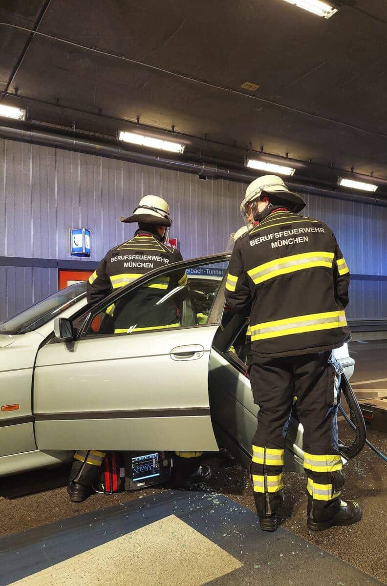 Verkehrsunfall im Luise-Kiesselbach-Tunnel