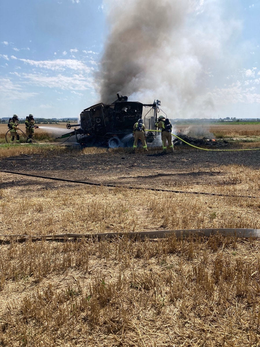 Ballenpresse in Vollbrand