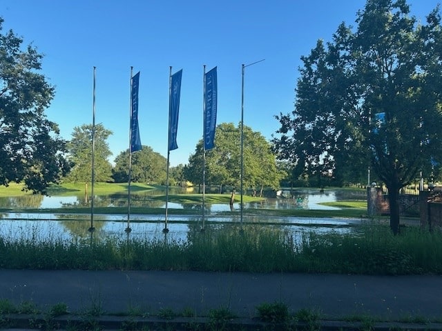 Überfluteter Bereich Golfplatz