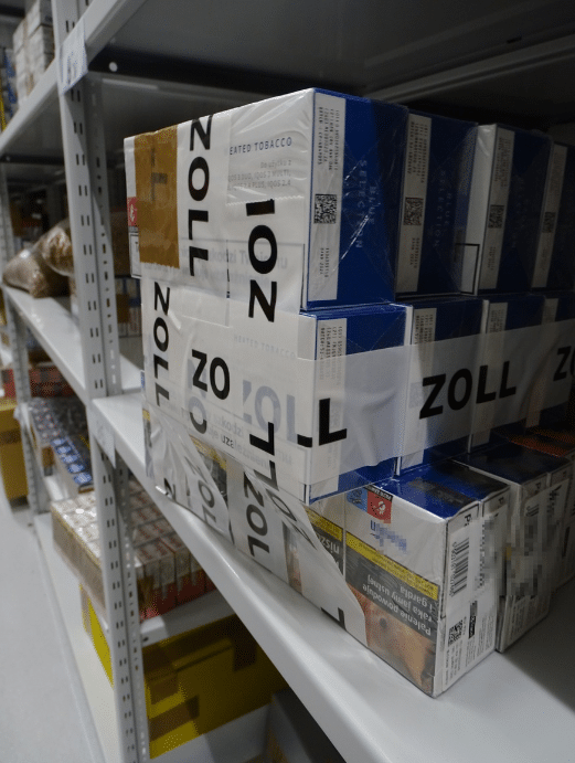 Zoll Takakschmuggel