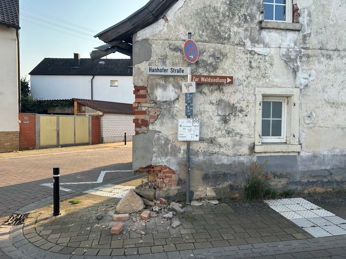 beschädigte Hauswand