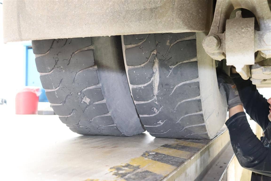 Schaden am Reifen Zugmaschine