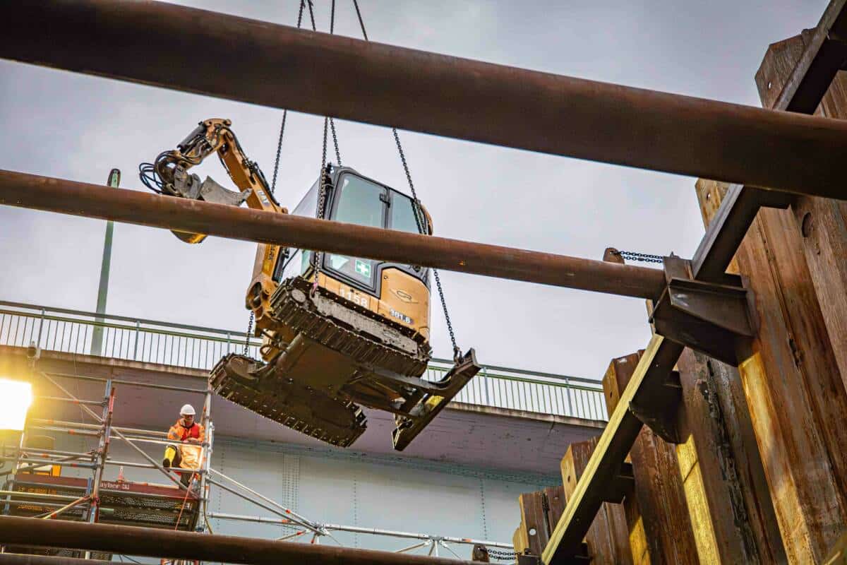 Bagger Pfaffendorfer Brücke