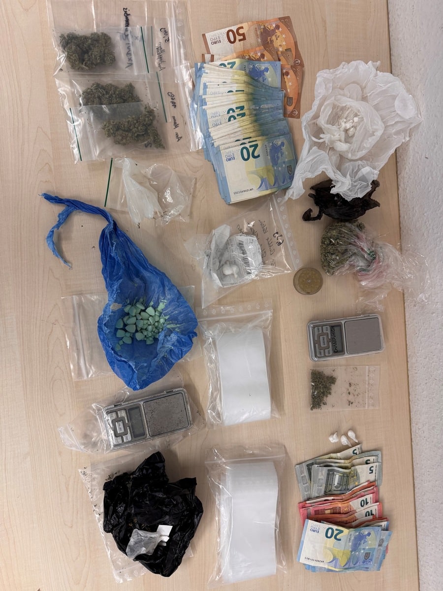 Polizisten nehmen mutmaßlichen Drogendealer fest