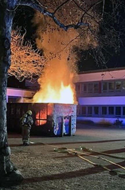 Brennender Container