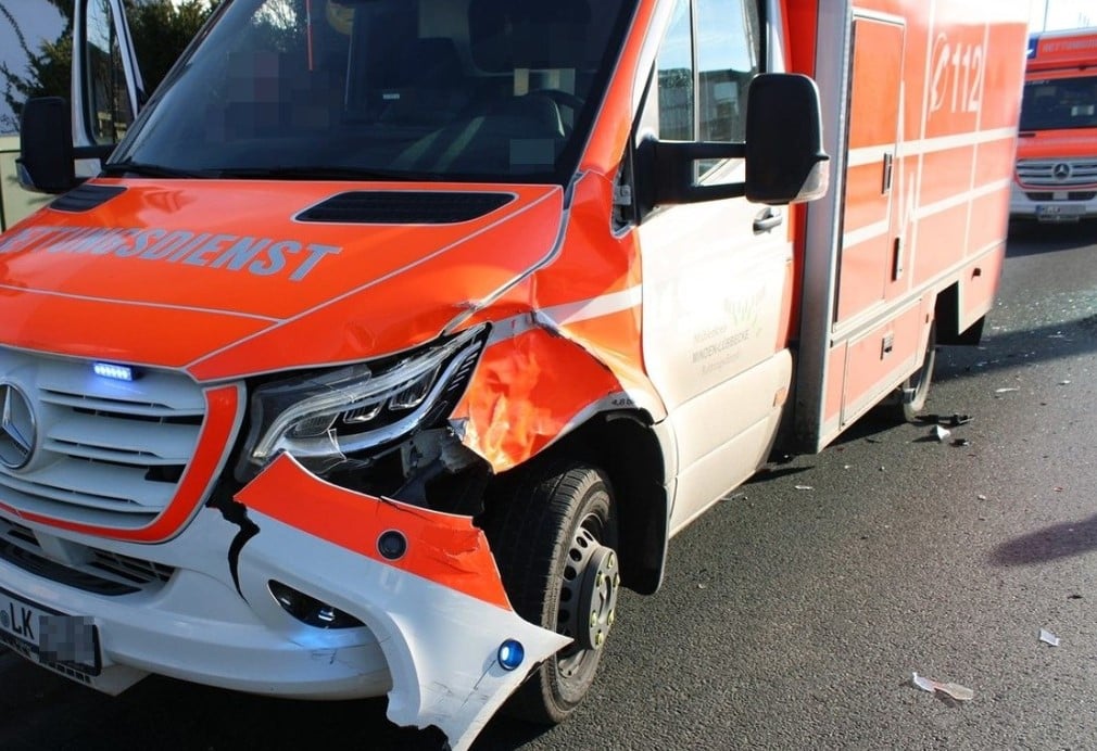 Rettungswagen Unfall Zusammenstoß