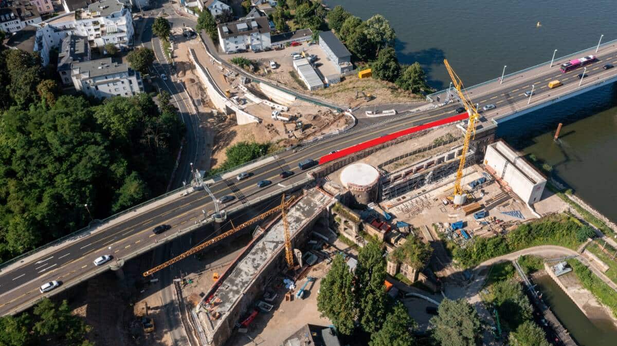 Pfaffendorfer Brücke Fahrbahnsperrung