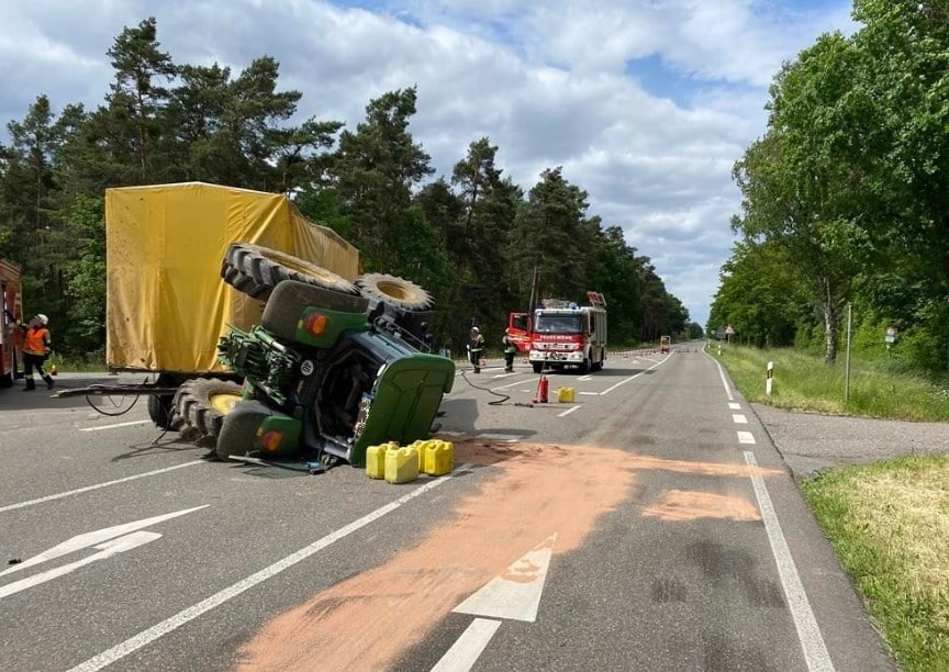 traktor umgekippt Haßloch