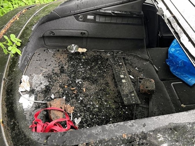 Trier Auto beschädigt