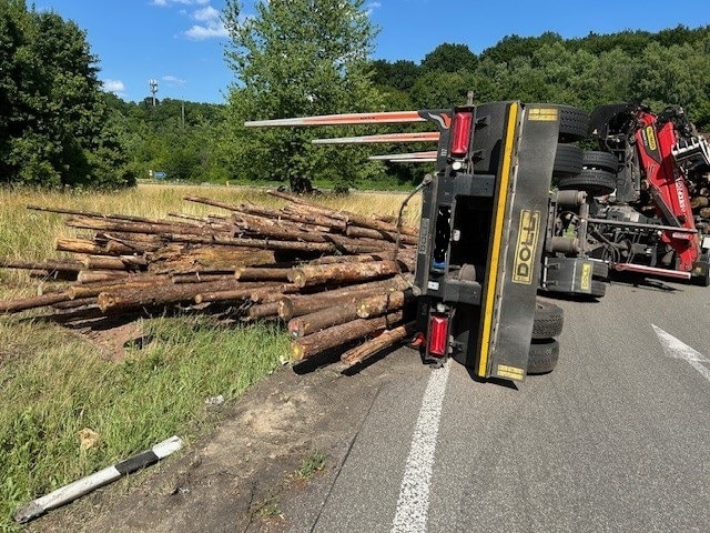 Verunfallter Sattelzug A62