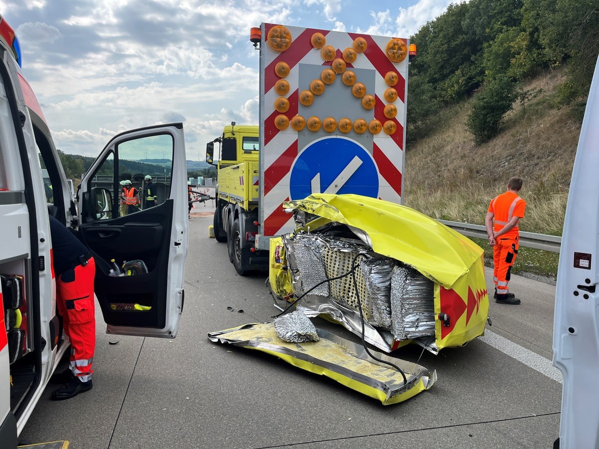 Unfall Transporter Schilderwagen