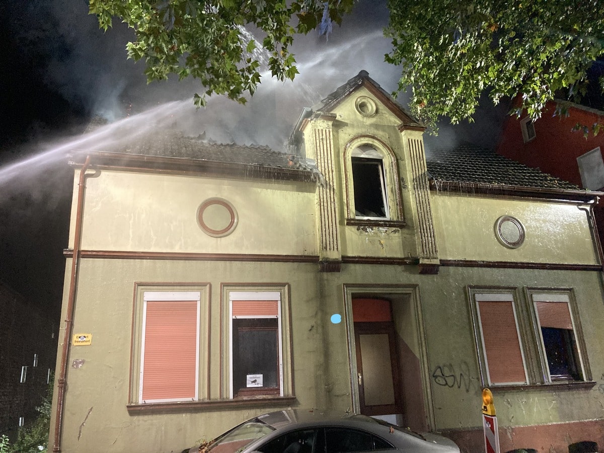 Dachstuhlbrand Feuerwehr Bochum