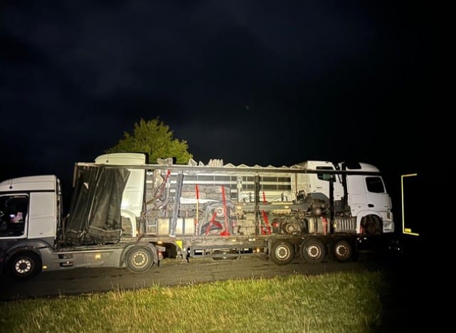 Polizei stoppt Lkw-Transport auf A 45