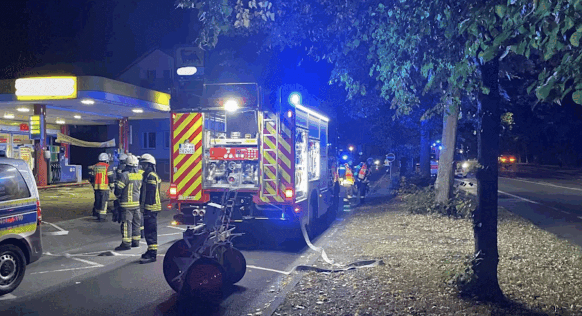Tankstelle angezündet