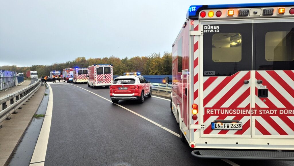 Verkehrsunfall B264 Düren