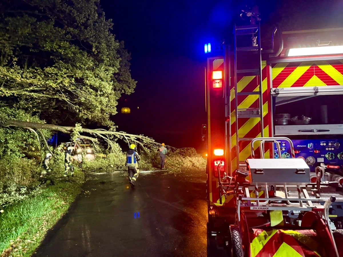 Feuerwehr Hünxe Sturmschaden Elsenweg