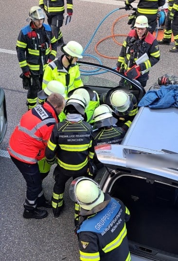 Unfall A99 Allacher Tunnel