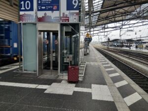 herrenloser Koffer am Erfurter Hauptbahnhof