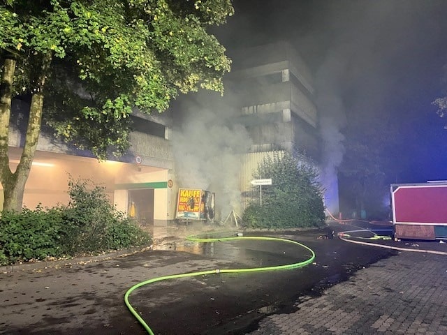 Brand im Parkhaus Humboldtring