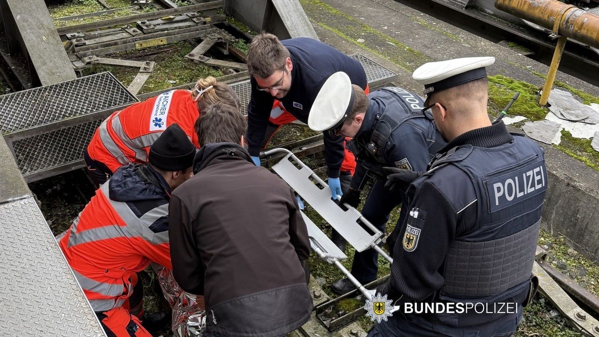 Mann stürzt am Hauptbahnhof München ins Gleis