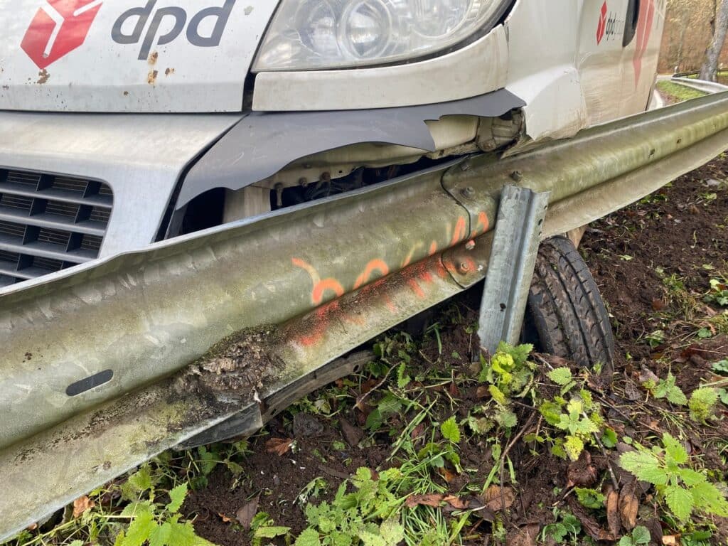 Unfall eines betrunkenen Paketzustellers bei Ruschberg