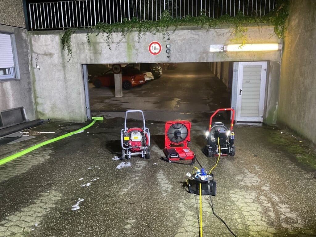 PKW-Brand in Tiefgarage