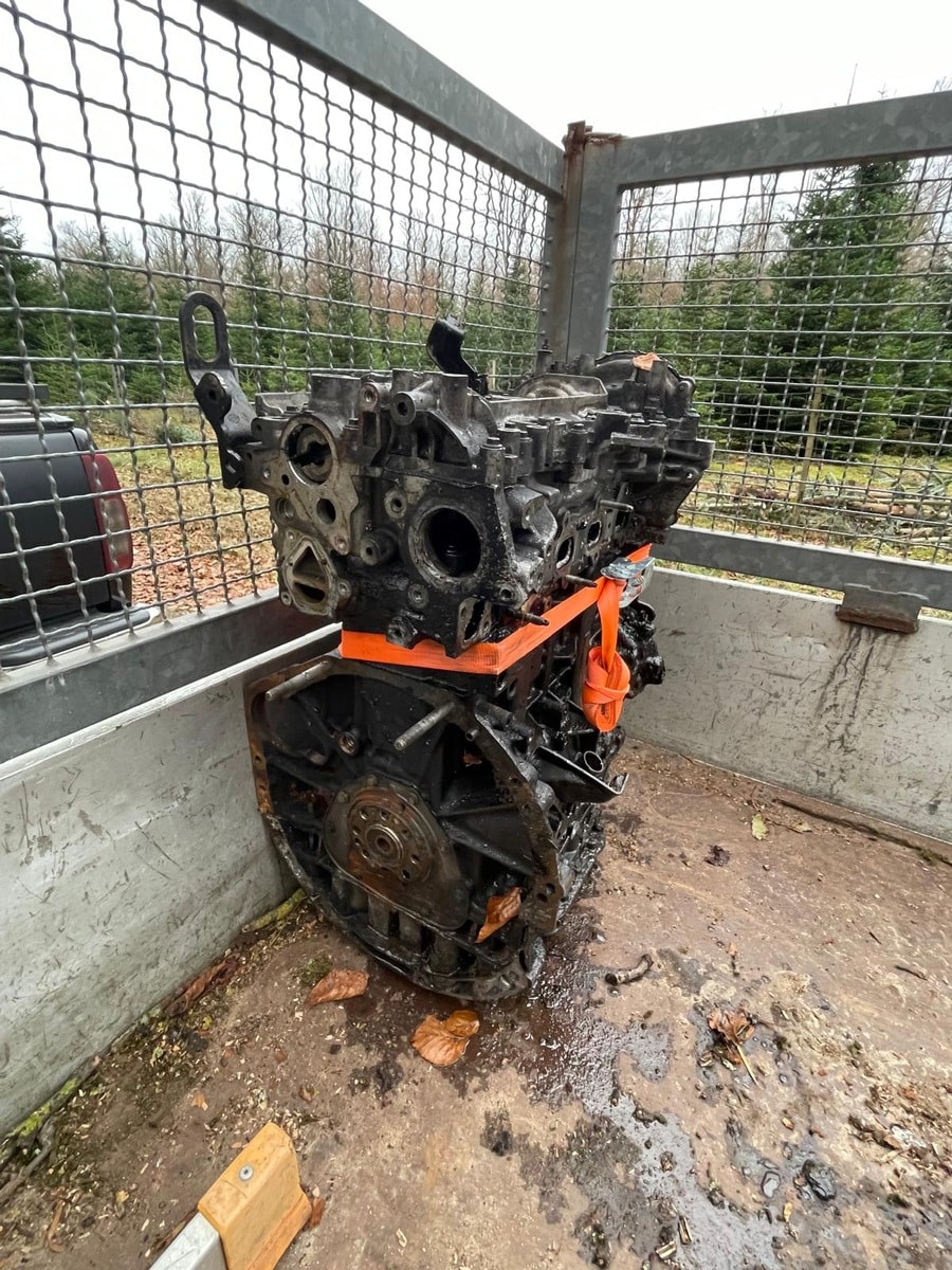 Illegal entsorgter Motorblock Rodgau