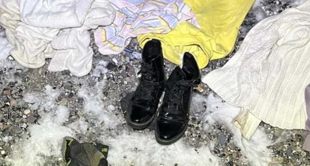 Kleidung einer Frau am Strand von Kloster gefunden