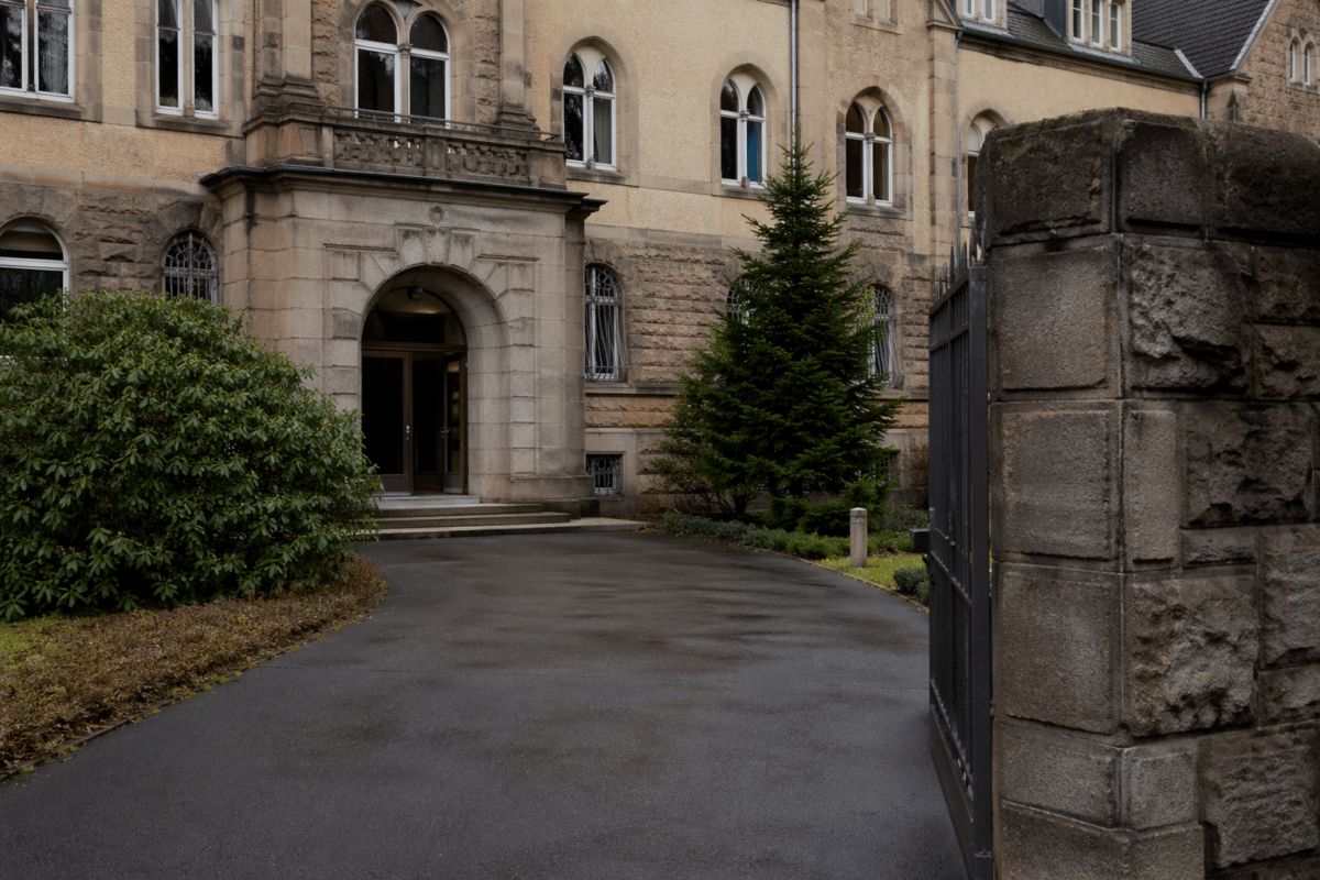 Mann mit Bartzopf aus Landesklinik flüchtig