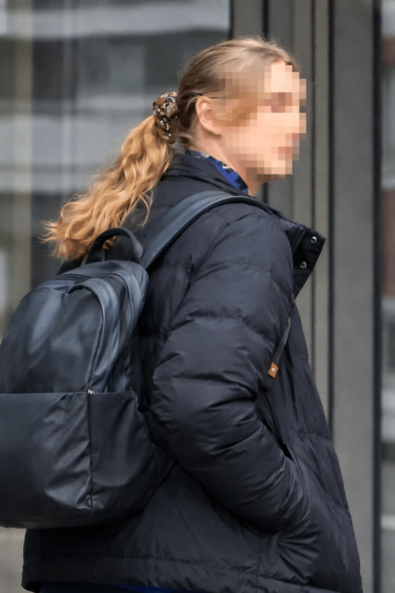 17.500 Euro Klage  weil Nikolas „Herr“ genannt wurde ! Nicht-binäre Person verklagt Firma