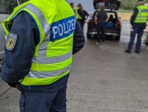 Grenzkontrollen an der A6: Bundespolizei nimmt zwei Gesuchte fest