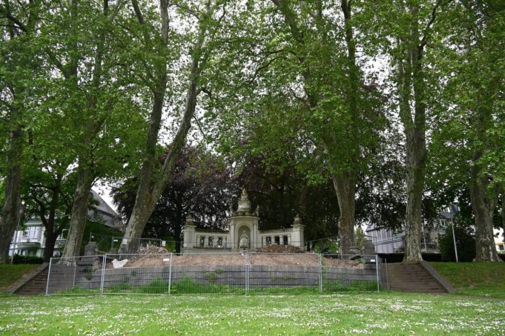 Sanierung Kaiserin-Augusta-Denkmal Balkon
