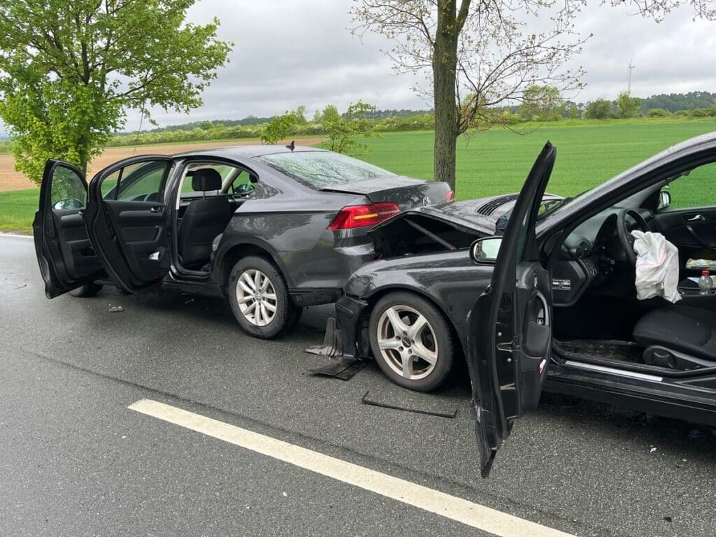 Linienbus Unfall auf der B7