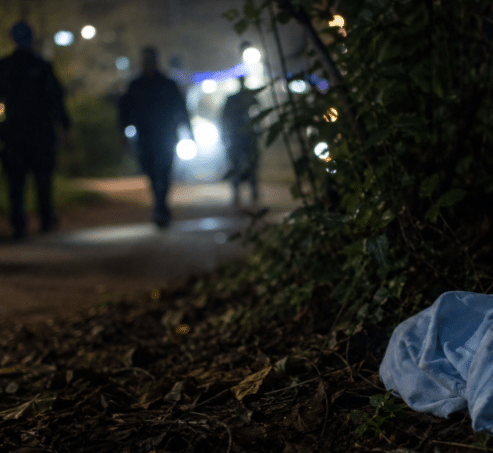 Baby im Nells Park ausgesetzt