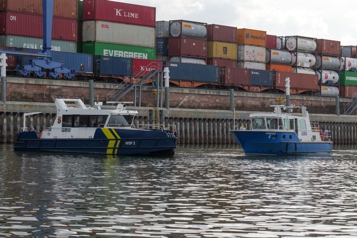 Gemeinsame Streifen auf dem Rhein