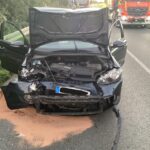 Auffahrunfall auf B64 bei Paderborn: Fahrer im VW eingeschlossen