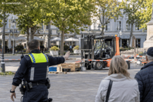 Gabelstapler erfasst Passantin auf dem Luisenplatz in Neuwied