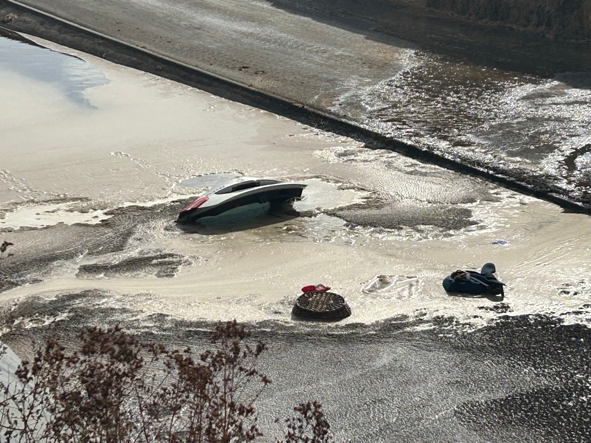 Auto im Havariebecken Morscheid